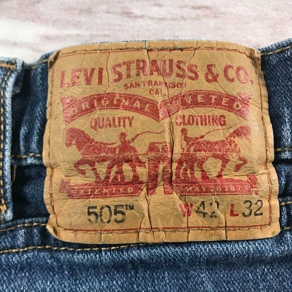 Levi Strauss & Co. Men's Straight Fit Jeans W42/L32 - Picture 11 of 13